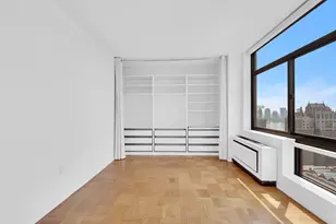 303 E 43rd St, New York City, NY 10017 - Photo 8