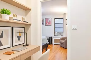 142 E 49th St, New York City, NY 10017 - Photo 2