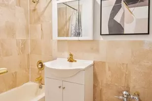 142 E 49th St, New York City, NY 10017 - Photo 4