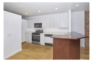 319 W 14th St, New York City, NY 10014 - Photo 4