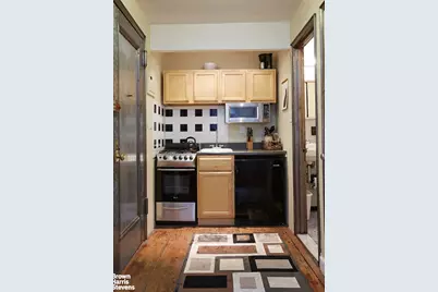 428 W 44th Street, New York City, NY 10036 - Photo 18