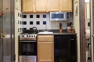 428 W 44th St, New York City, NY 10036 - Photo 18