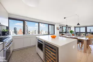 300 E 59th St, New York City, NY 10022 - Photo 2