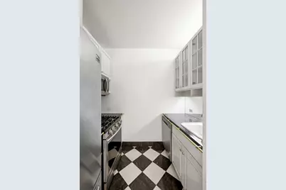 250 E 54th Street #28C, New York City, NY 10022 - Photo 8