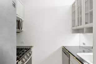 250 E 54th St, New York City, NY 10022 - Photo 8