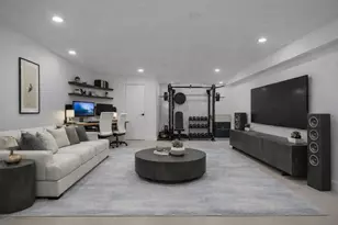 27-23 Crescent St, New York City, NY 11102 - Photo 2