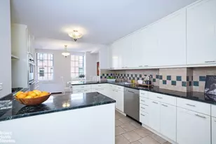 28 E 70th St, New York City, NY 10021 - Photo 12