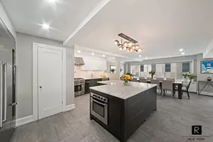 240 E 55th St, New York City, NY 10022 - Photo 4