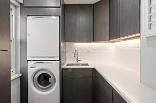 240 E 55th St, New York City, NY 10022 - Photo 18