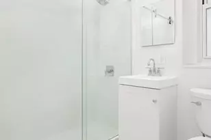 210 W 19th St, New York City, NY 10011 - Photo 12