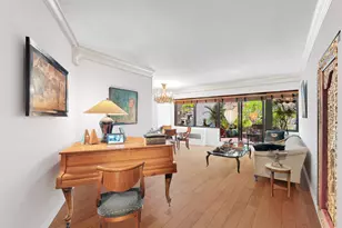 58 W 58th St, New York City, NY 10019 - Photo 4