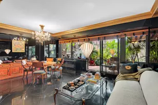 58 W 58th St, New York City, NY 10019 - Photo 2