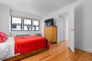 579 W 215th St, New York City, NY 10034 - Photo 8