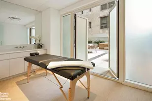 300 E 23rd St, New York City, NY 10010 - Photo 14