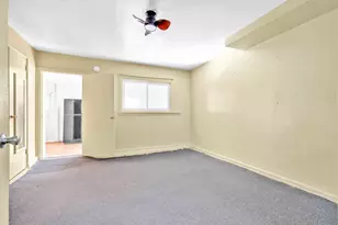 1472 Stickney Pl, New York City, NY 10469 - Photo 14