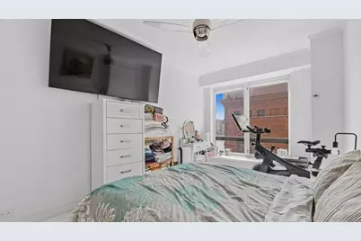 530 E 76th Street #6J, New York City, NY 10021 - Photo 4