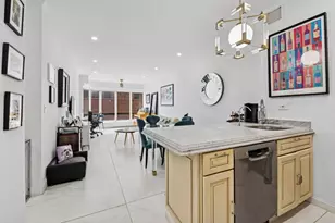 530 E 76th St, New York City, NY 10021 - Photo 4