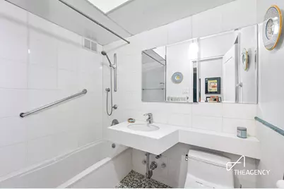 36 Sutton Place S #2D, New York City, NY 10022 - Photo 8