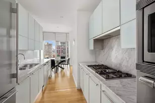 310 E 53rd St, New York City, NY 10022 - Photo 4