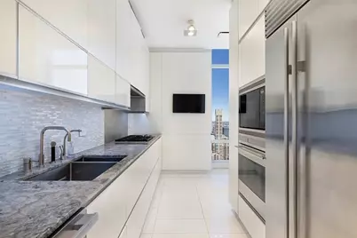 845 United Nations Plaza #82A, New York City, NY 10017 - Photo 10