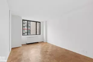 300 E 54th St, New York City, NY 10022 - Photo 8