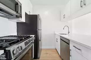 500 W 43rd St, New York City, NY 10036 - Photo 4