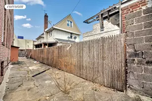 95-07 Cresskill Pl, New York City, NY 11435 - Photo 4