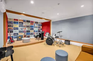 212 W 95th St, New York City, NY 10025 - Photo 18