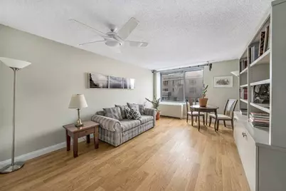 270 W 17th Street #6I, New York City, NY 10011 - Photo 2
