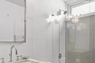 212 E 47th St, New York City, NY 10017 - Photo 6