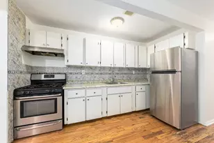 27 Pulaski St, New York City, NY 11206 - Photo 12