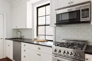 328 W 86th St, New York City, NY 10024 - Photo 2