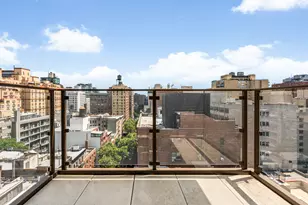 200 E 21st St, New York City, NY 10010 - Photo 4