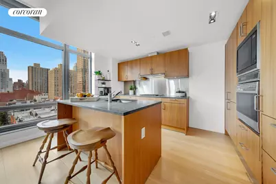 450 E 83rd Street #8E, New York City, NY 10028 - Photo 4