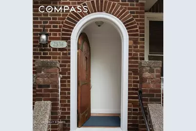 2536 Lurting Avenue, New York City, NY 10469 - Photo 2