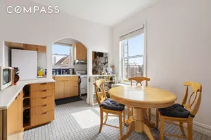 2536 Lurting Ave, New York City, NY 10469 - Photo 16