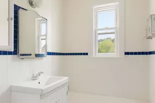 2536 Lurting Ave, New York City, NY 10469 - Photo 14