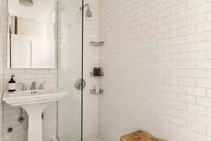 253 W 16th St, New York City, NY 10011 - Photo 8