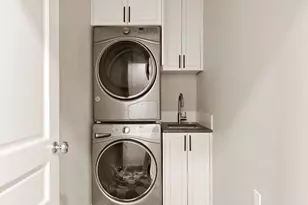 11 5th Ave, New York City, NY 10003 - Photo 8