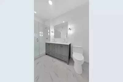 250 E 49th Street #3E, New York City, NY 10017 - Photo 10