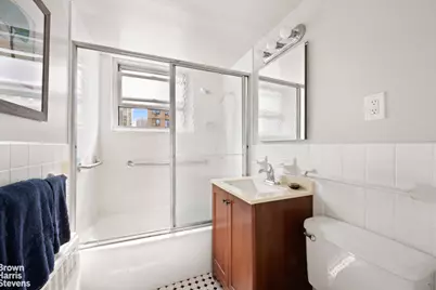 333 E 46th Street #20B, New York City, NY 10017 - Photo 6