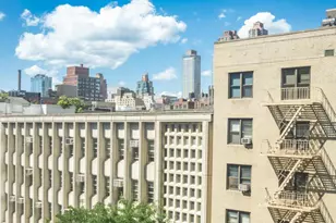 310 W 52nd St, New York City, NY 10019 - Photo 4