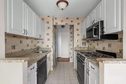 112-01 Queens Boulevard #16F, New York City, NY 11375 - Photo 4