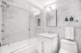 410 W 24th St, New York City, NY 10011 - Photo 12