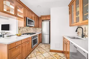 410 W 24th St, New York City, NY 10011 - Photo 6