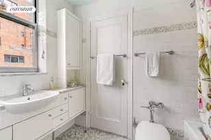 130 E 75th St, New York City, NY 10021 - Photo 14