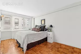 301 E 22nd St, New York City, NY 10010 - Photo 4