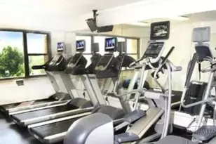 330 E 46th St, New York City, NY 10017 - Photo 8