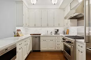 160 W 12th St, New York City, NY 10011 - Photo 2