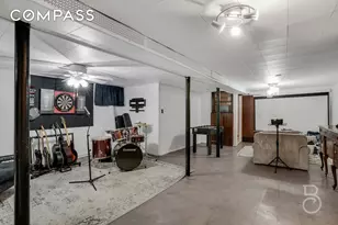 37-09 20th Rd, New York City, NY 11105 - Photo 14